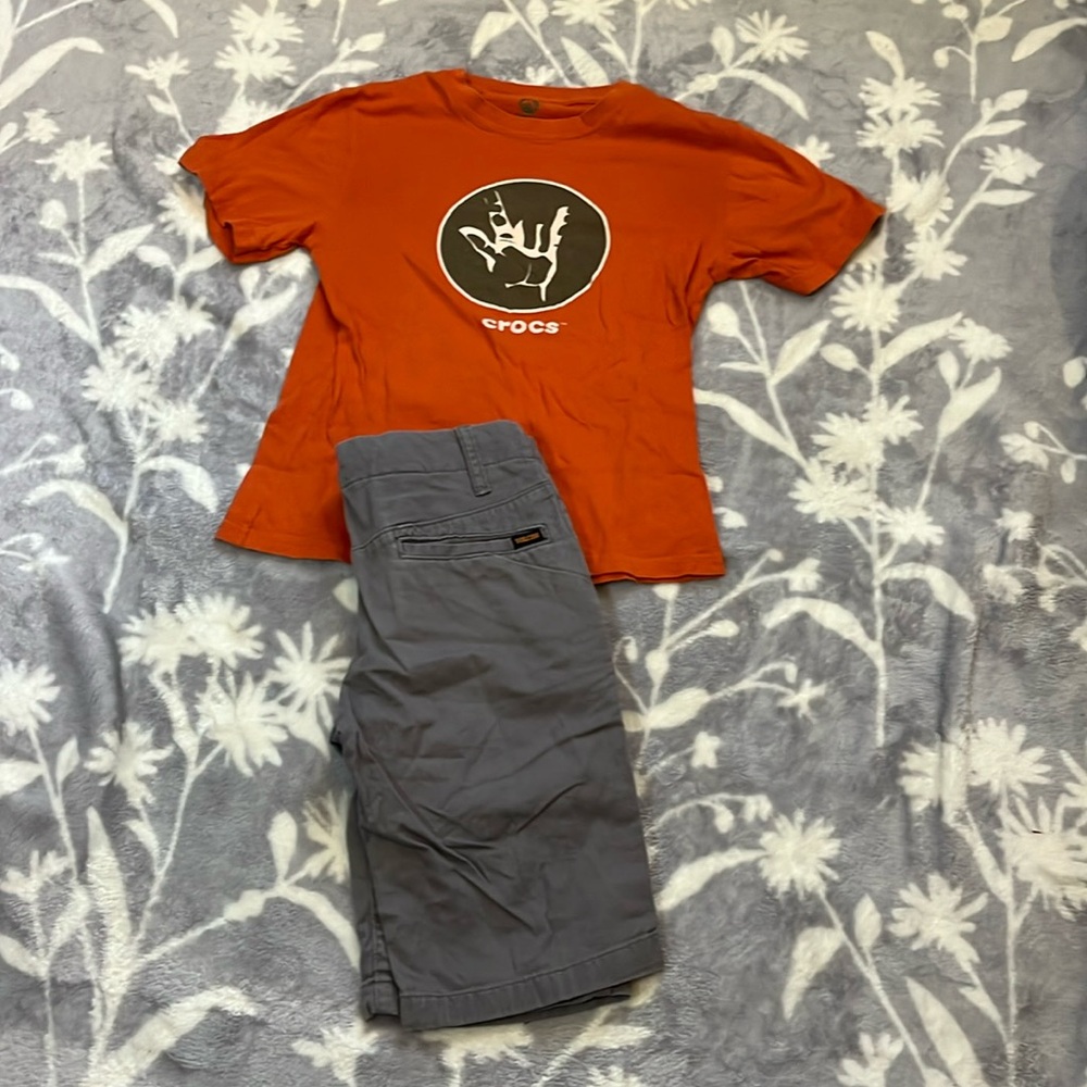Volcom Bermuda Shorts & Crocs Sign Language “I Love You “Shirt -awesome Sz M (8)